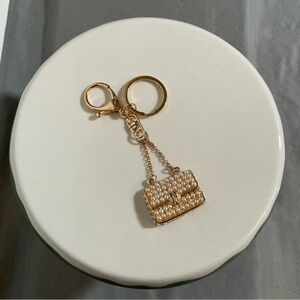 Elegant Gold and Pearl Keychain